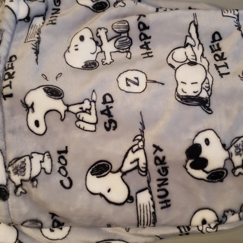 Peanuts Snoopy emotions pet throw blanket NWT - Picture 2 of 5